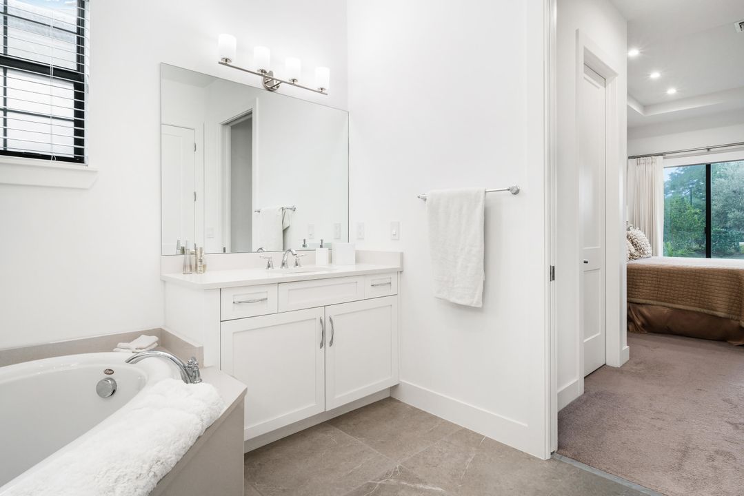 En Venta: $1,275,000 (3 camas, 3 baños, 2025 Pies cuadrados)