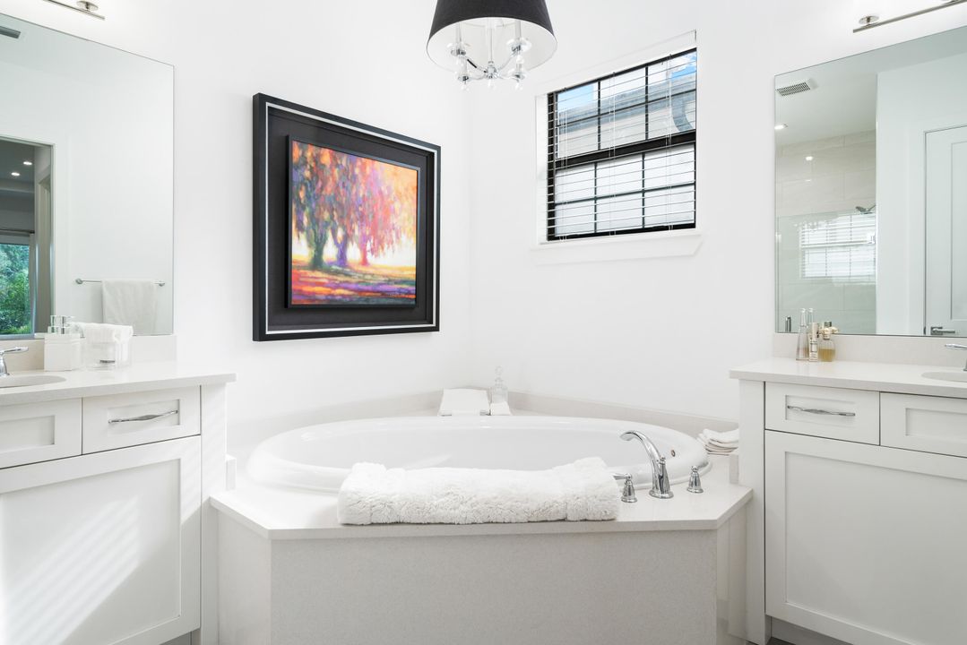 En Venta: $1,275,000 (3 camas, 3 baños, 2025 Pies cuadrados)