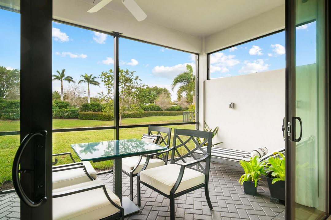 En Venta: $1,275,000 (3 camas, 3 baños, 2025 Pies cuadrados)