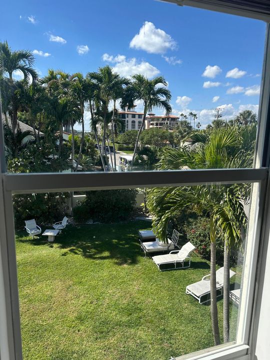 出租: $2,800 (1 贝兹, 1 浴室, 325 平方英尺)