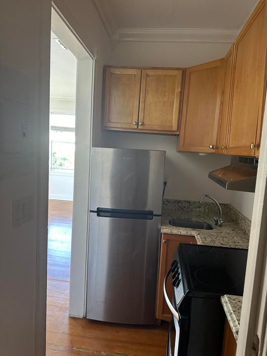 出租: $2,800 (1 贝兹, 1 浴室, 325 平方英尺)