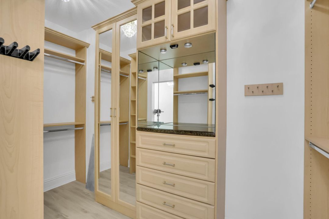 For Sale: $550,000 (3 beds, 2 baths, 1515 Square Feet)