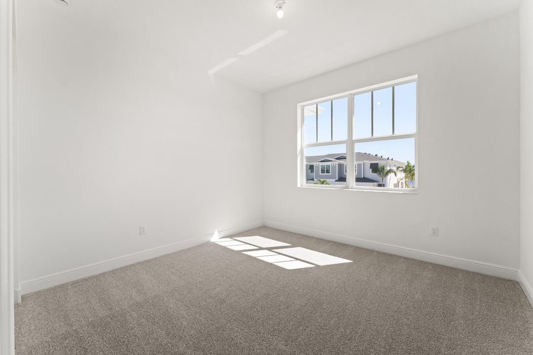 待售: $505,611 (3 贝兹, 2 浴室, 2049 平方英尺)