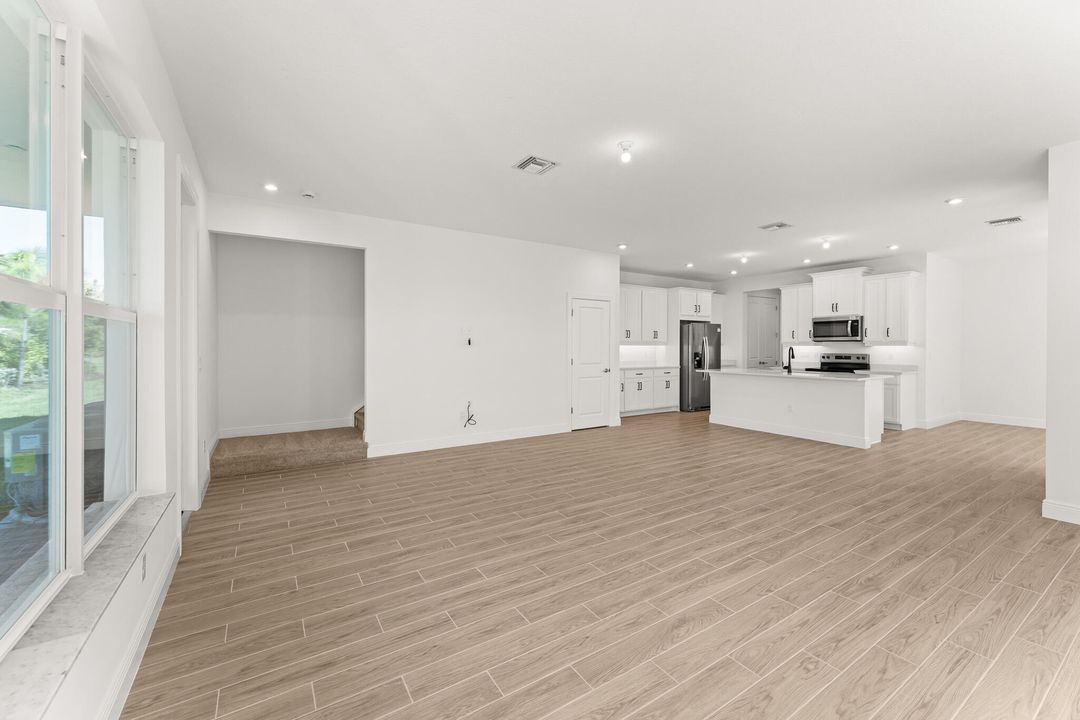 待售: $505,611 (3 贝兹, 2 浴室, 2049 平方英尺)