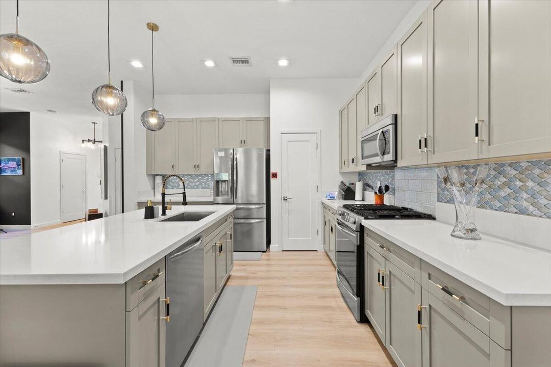 В аренду: $6,950 (4 спален, 3 ванн, 2344 Квадратных фут)