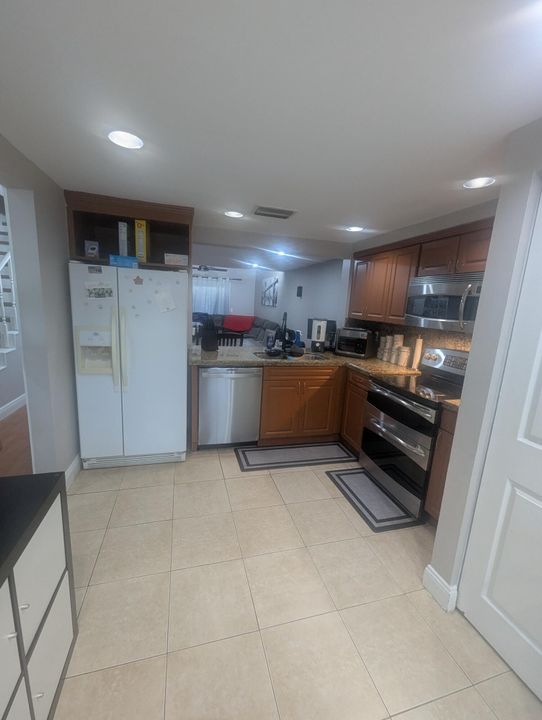 В аренду: $2,700 (2 спален, 2 ванн, 1512 Квадратных фут)