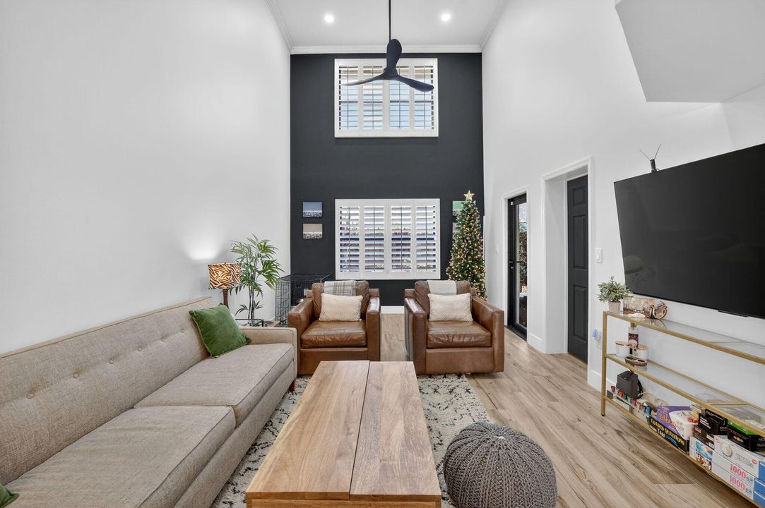 For Sale: $575,000 (3 beds, 2 baths, 1408 Square Feet)