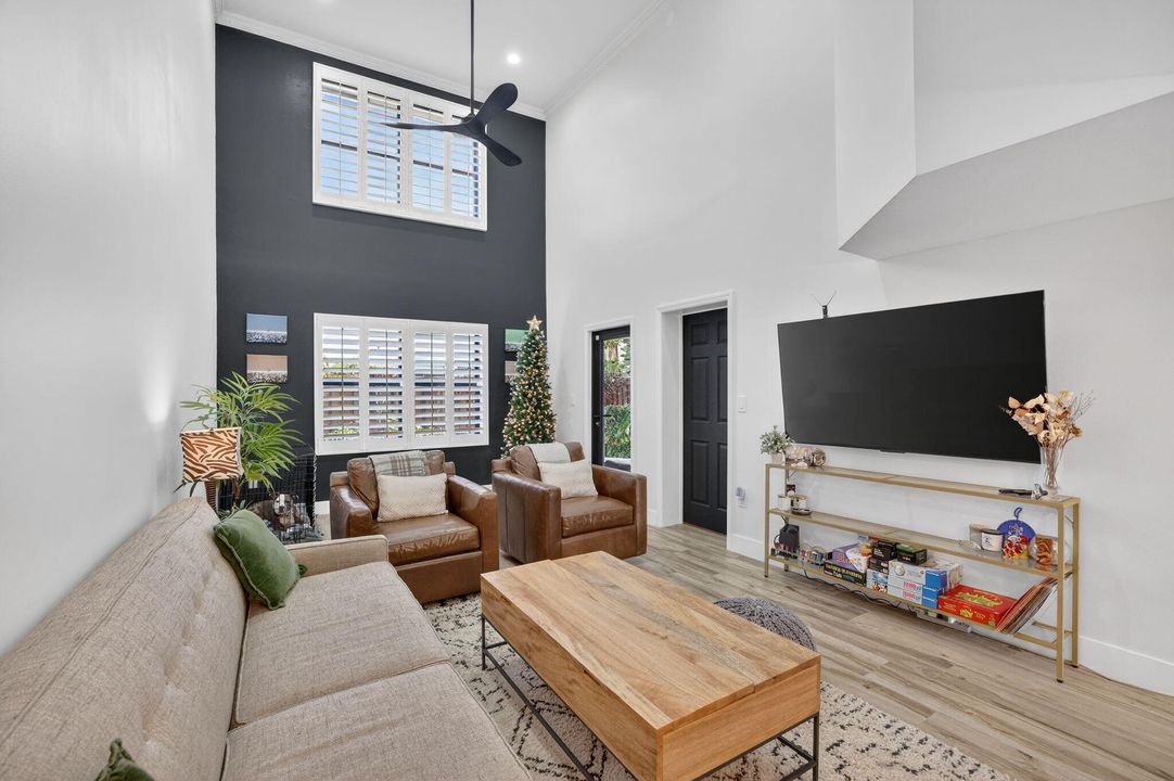 For Sale: $575,000 (3 beds, 2 baths, 1408 Square Feet)