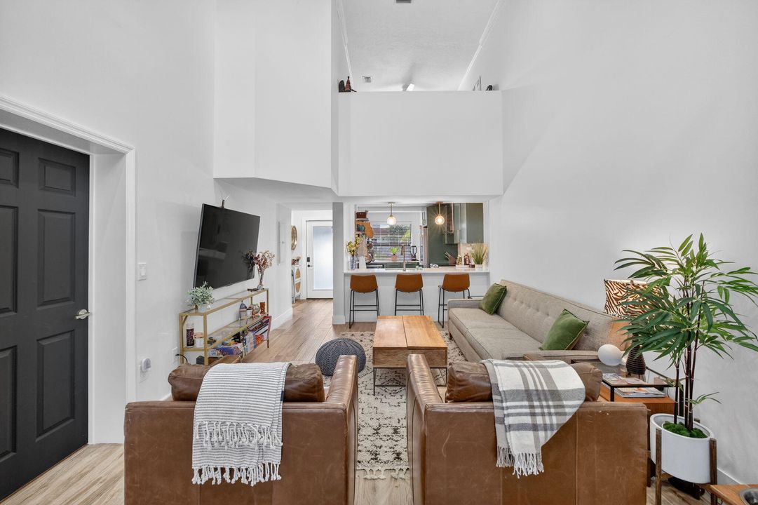 For Sale: $575,000 (3 beds, 2 baths, 1408 Square Feet)