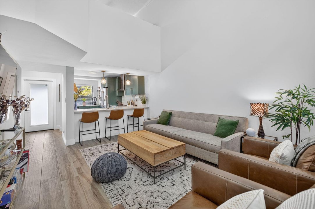 For Sale: $575,000 (3 beds, 2 baths, 1408 Square Feet)