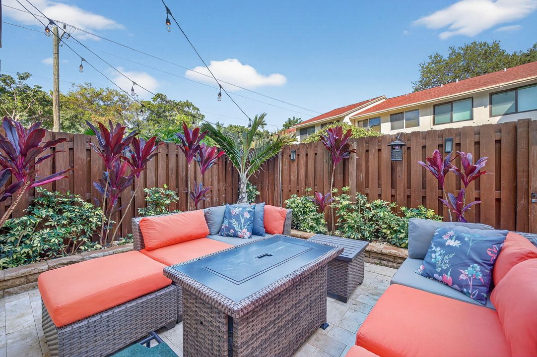 For Sale: $575,000 (3 beds, 2 baths, 1408 Square Feet)