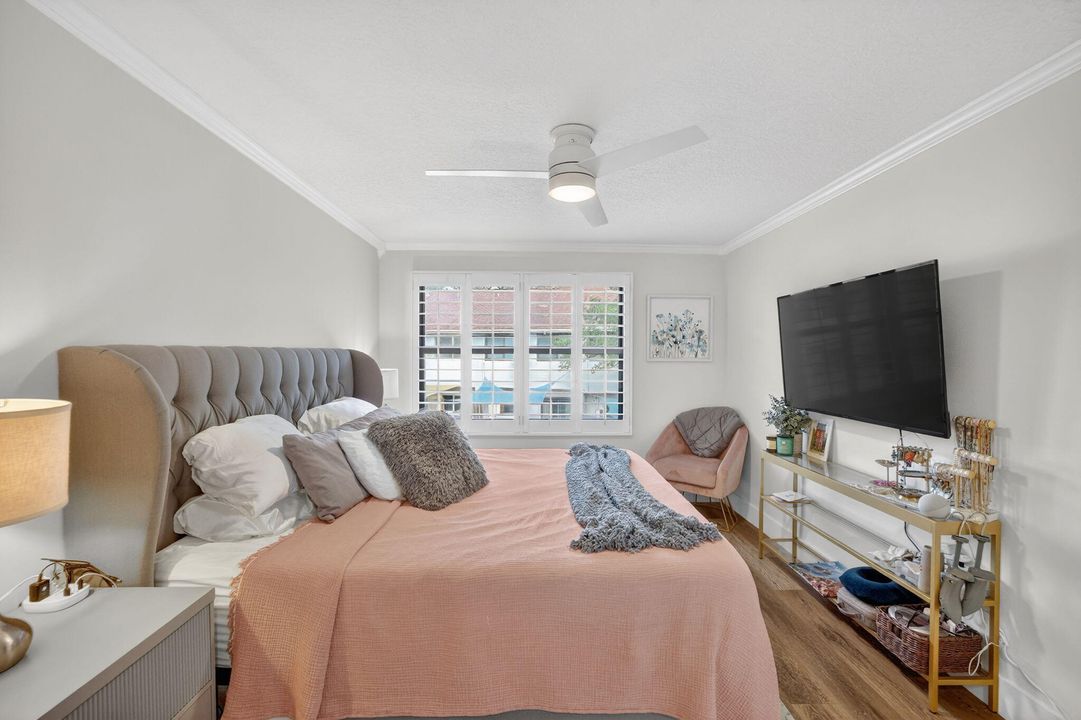 For Sale: $575,000 (3 beds, 2 baths, 1408 Square Feet)