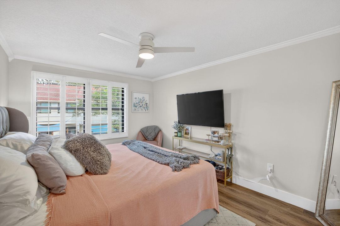 For Sale: $575,000 (3 beds, 2 baths, 1408 Square Feet)