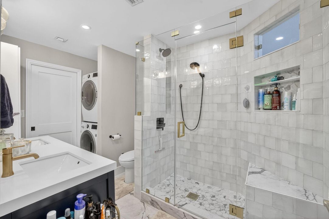 For Sale: $575,000 (3 beds, 2 baths, 1408 Square Feet)