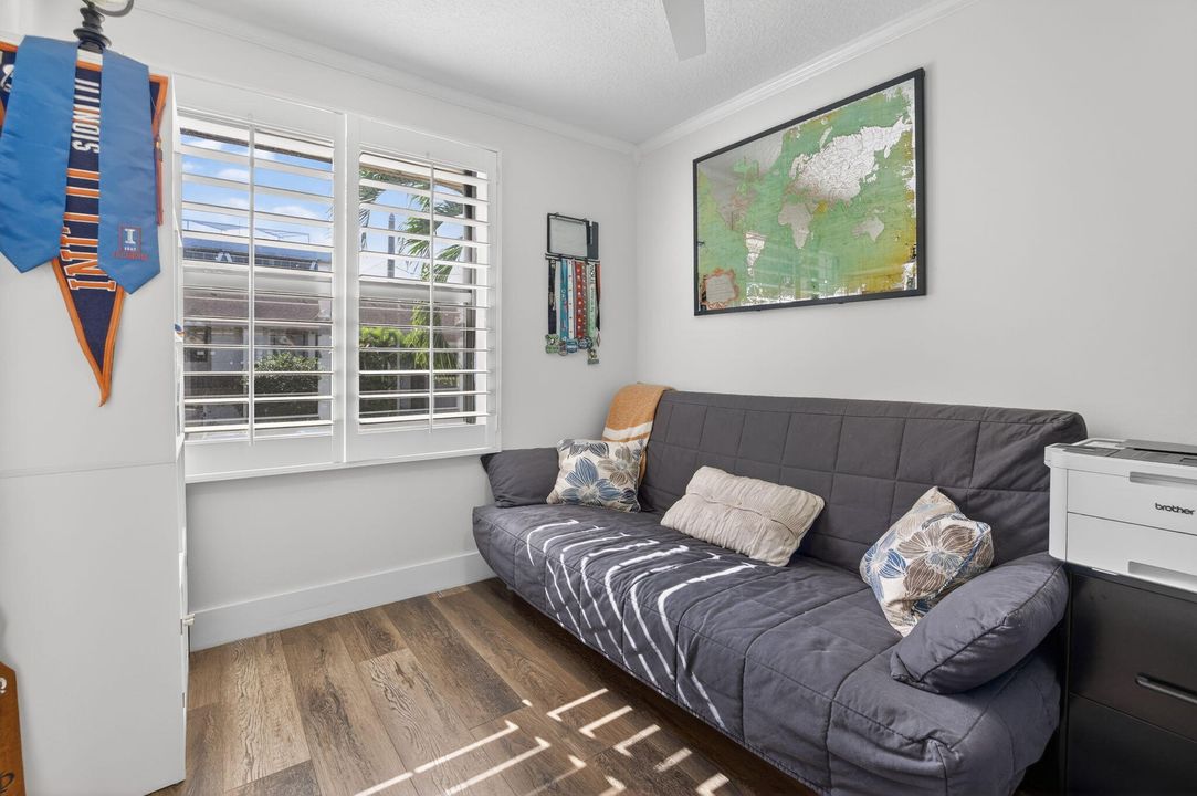 For Sale: $575,000 (3 beds, 2 baths, 1408 Square Feet)