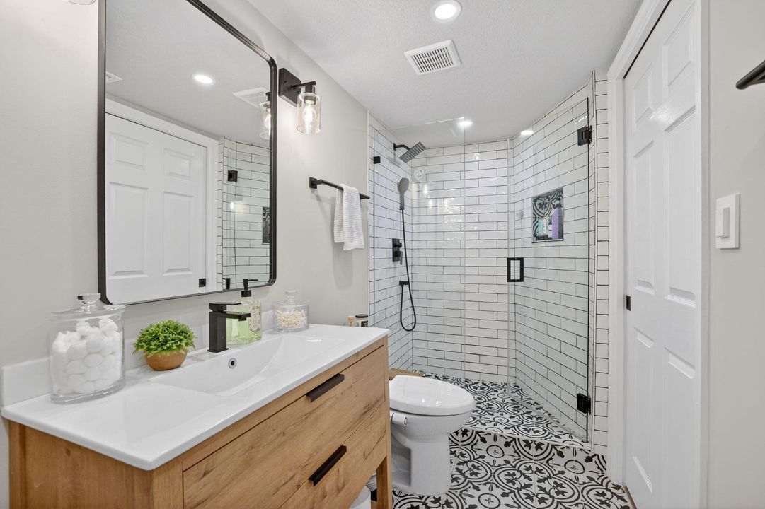 For Sale: $575,000 (3 beds, 2 baths, 1408 Square Feet)