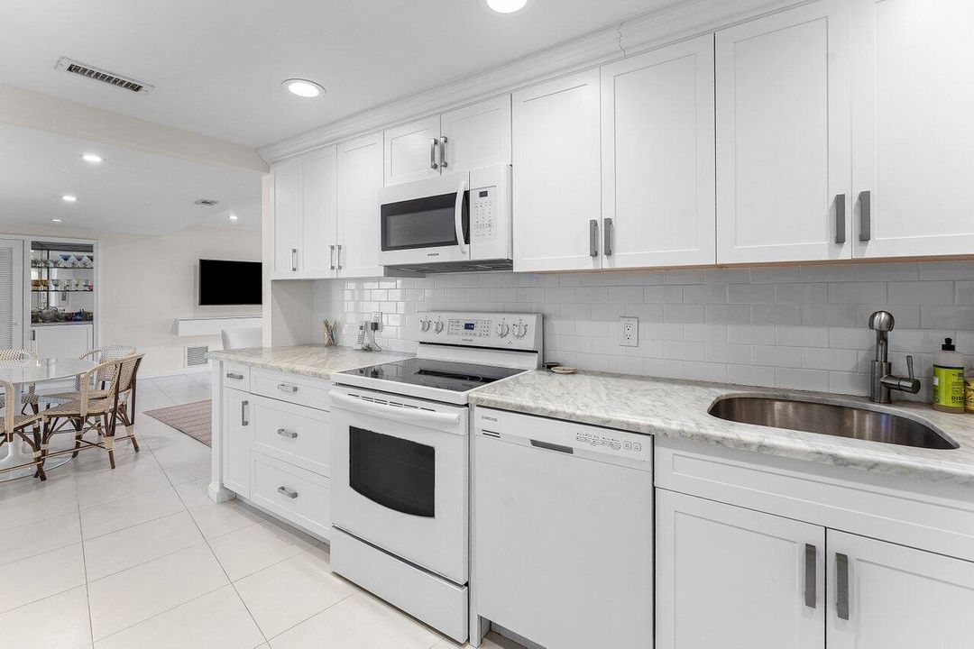 For Rent: $10,000 (2 beds, 2 baths, 1294 Square Feet)