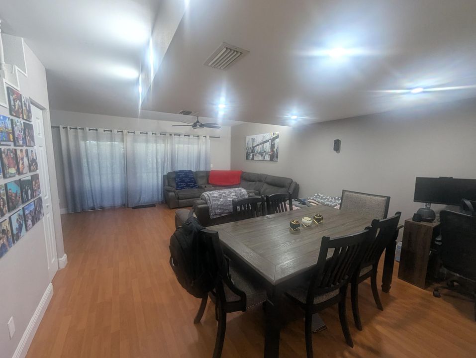 В аренду: $2,700 (2 спален, 2 ванн, 1512 Квадратных фут)