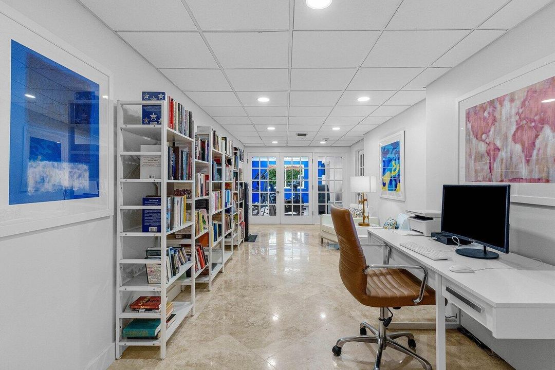 出租: $4,500 (1 贝兹, 1 浴室, 841 平方英尺)