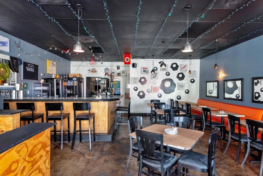 На продажу: $3,500 (0 спален, 0 ванн, 1240 Квадратных фут)