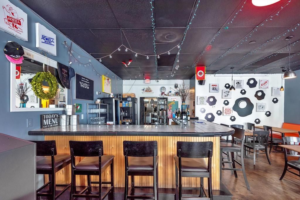 На продажу: $3,500 (0 спален, 0 ванн, 1240 Квадратных фут)