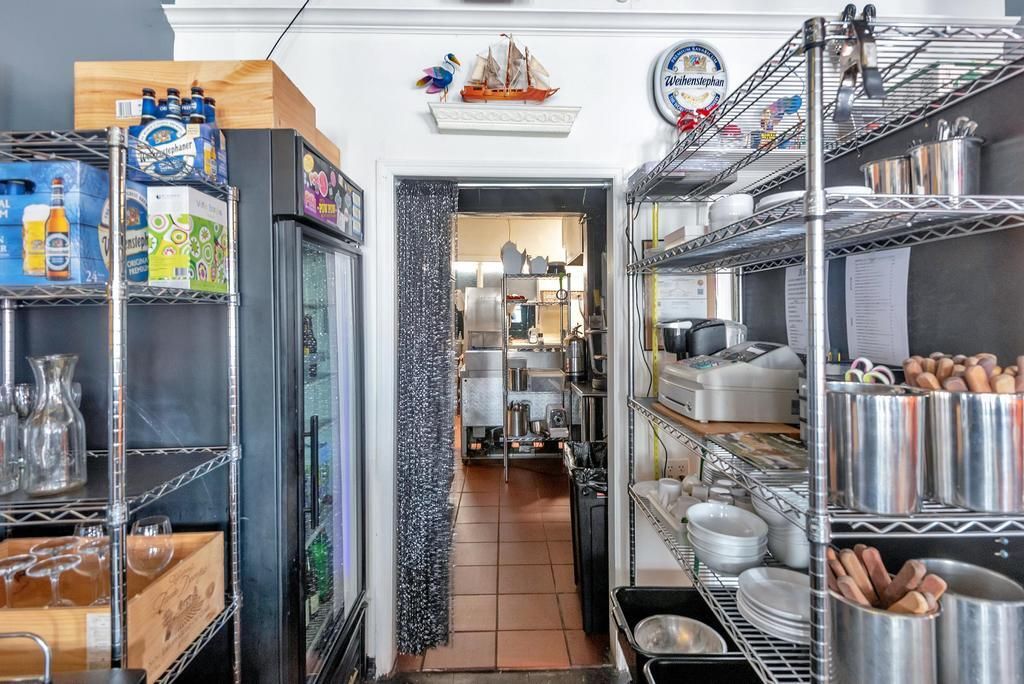 На продажу: $3,500 (0 спален, 0 ванн, 1240 Квадратных фут)