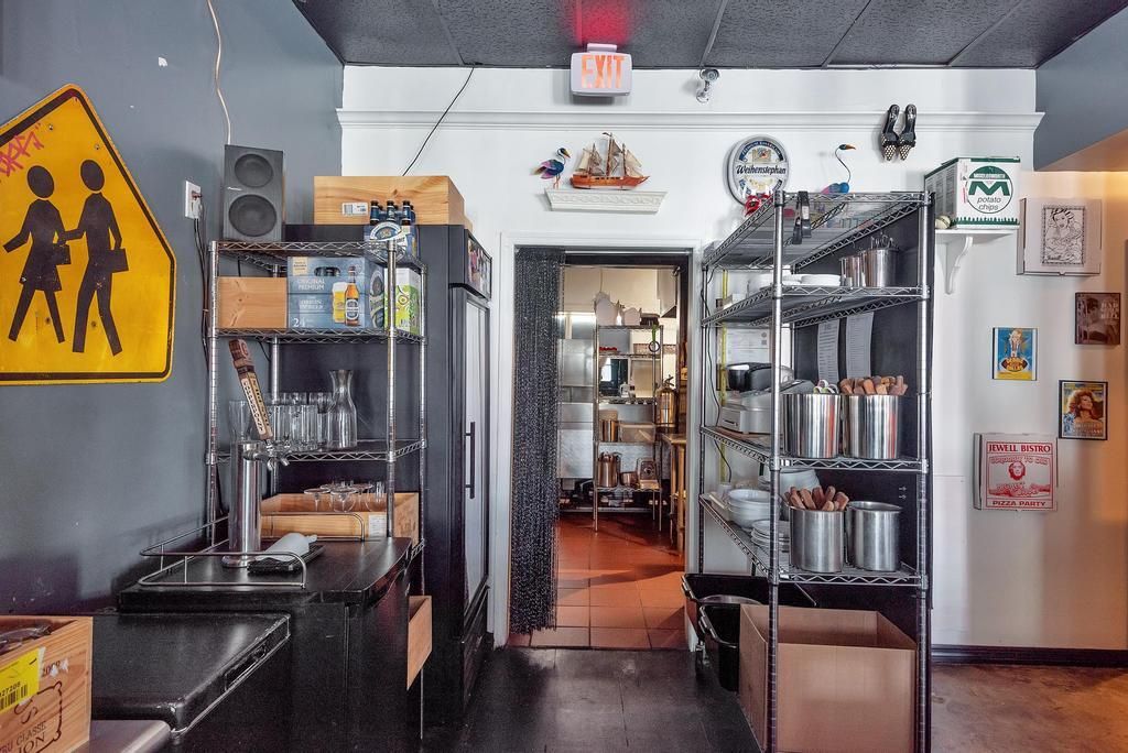 На продажу: $3,500 (0 спален, 0 ванн, 1240 Квадратных фут)