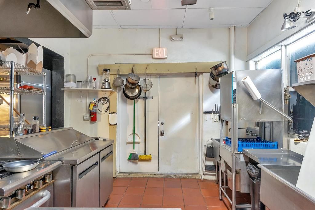 На продажу: $3,500 (0 спален, 0 ванн, 1240 Квадратных фут)