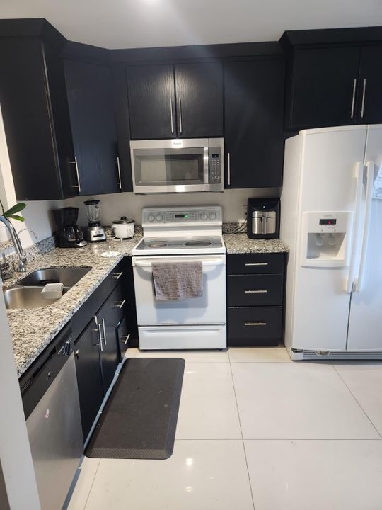 出租: $2,800 (3 贝兹, 2 浴室, 1183 平方英尺)