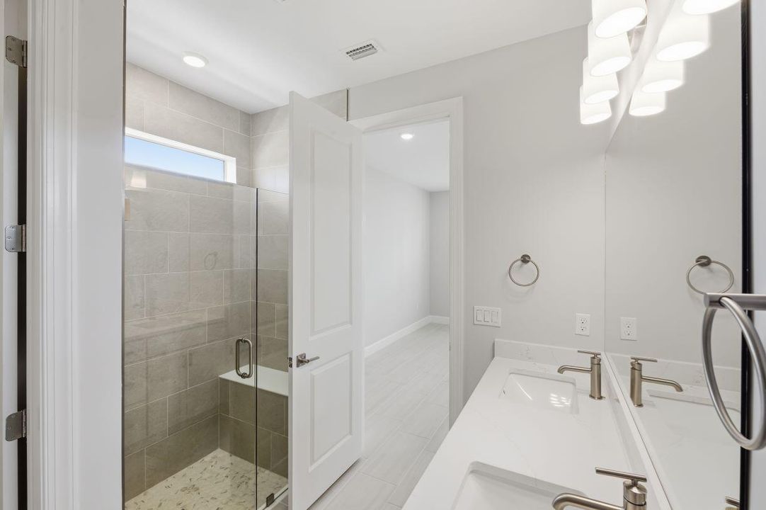 En Venta: $549,695 (4 camas, 2 baños, 1850 Pies cuadrados)