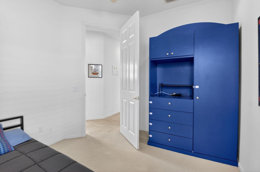 En Venta: $850,000 (3 camas, 2 baños, 2651 Pies cuadrados)