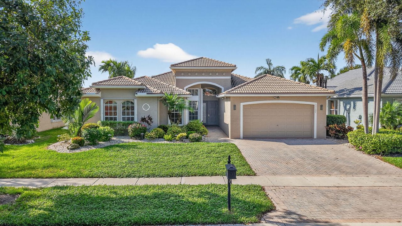 En Venta: $850,000 (3 camas, 2 baños, 2651 Pies cuadrados)