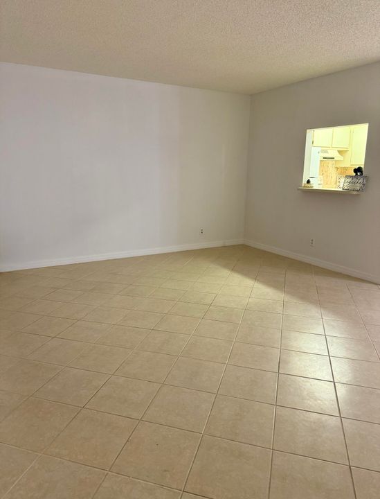 В аренду: $1,600 (1 спален, 1 ванн, 756 Квадратных фут)