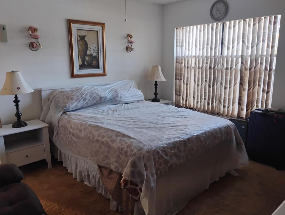 For Sale: $350,000 (2 beds, 2 baths, 1649 Square Feet)