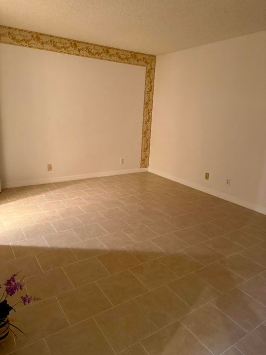 В аренду: $1,600 (1 спален, 1 ванн, 756 Квадратных фут)