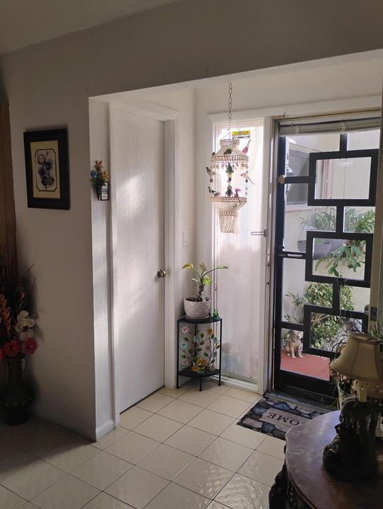 For Sale: $350,000 (2 beds, 2 baths, 1649 Square Feet)