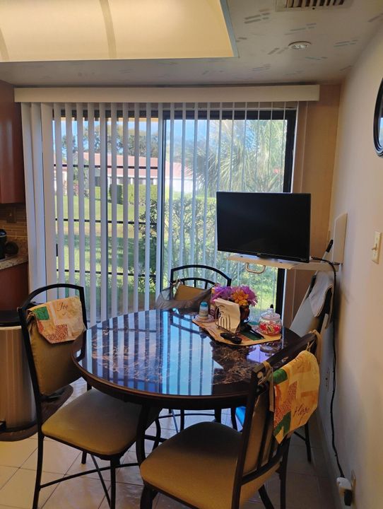 For Sale: $350,000 (2 beds, 2 baths, 1649 Square Feet)