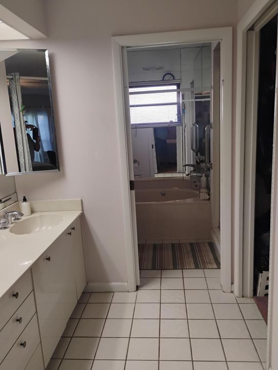 For Sale: $350,000 (2 beds, 2 baths, 1649 Square Feet)