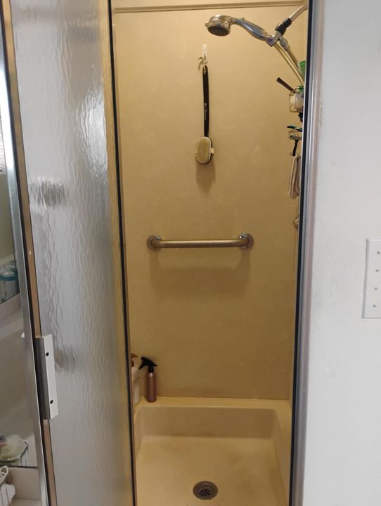 For Sale: $350,000 (2 beds, 2 baths, 1649 Square Feet)