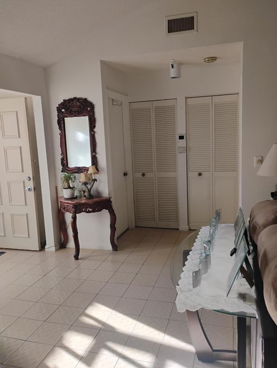 For Sale: $350,000 (2 beds, 2 baths, 1649 Square Feet)