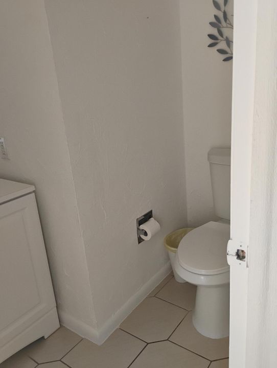 For Sale: $350,000 (2 beds, 2 baths, 1649 Square Feet)