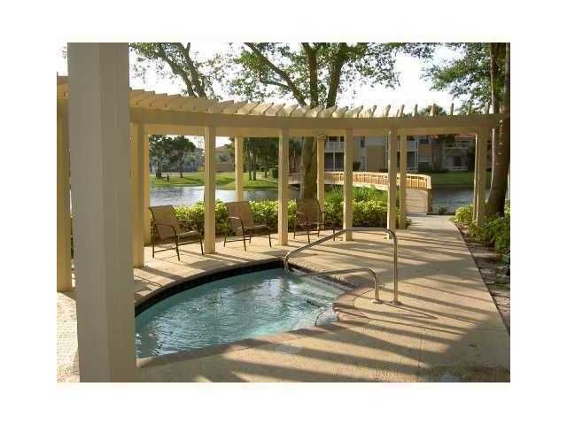 For Rent: $1,500 (1 beds, 1 baths, 834 Square Feet)