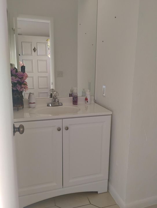 For Sale: $350,000 (2 beds, 2 baths, 1649 Square Feet)