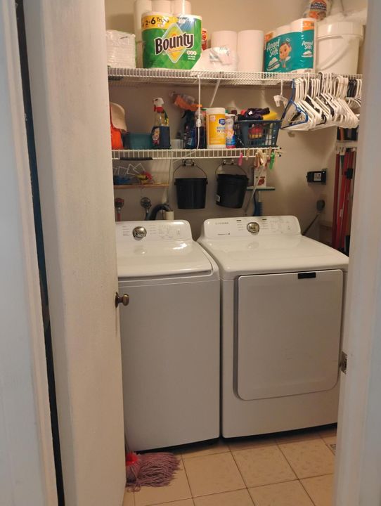 For Sale: $350,000 (2 beds, 2 baths, 1649 Square Feet)