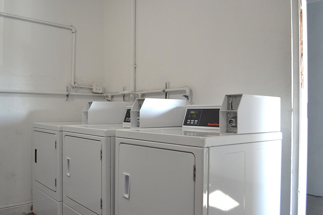 For Rent: $1,600 (0 beds, 1 baths, 660 Square Feet)