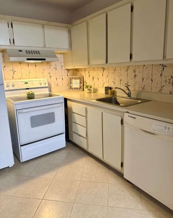 В аренду: $1,600 (1 спален, 1 ванн, 756 Квадратных фут)