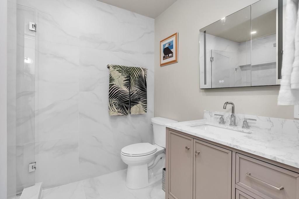 For Rent: $2,500 (2 beds, 1 baths, 720 Square Feet)