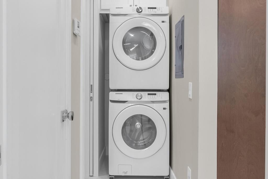 For Rent: $2,500 (2 beds, 1 baths, 720 Square Feet)