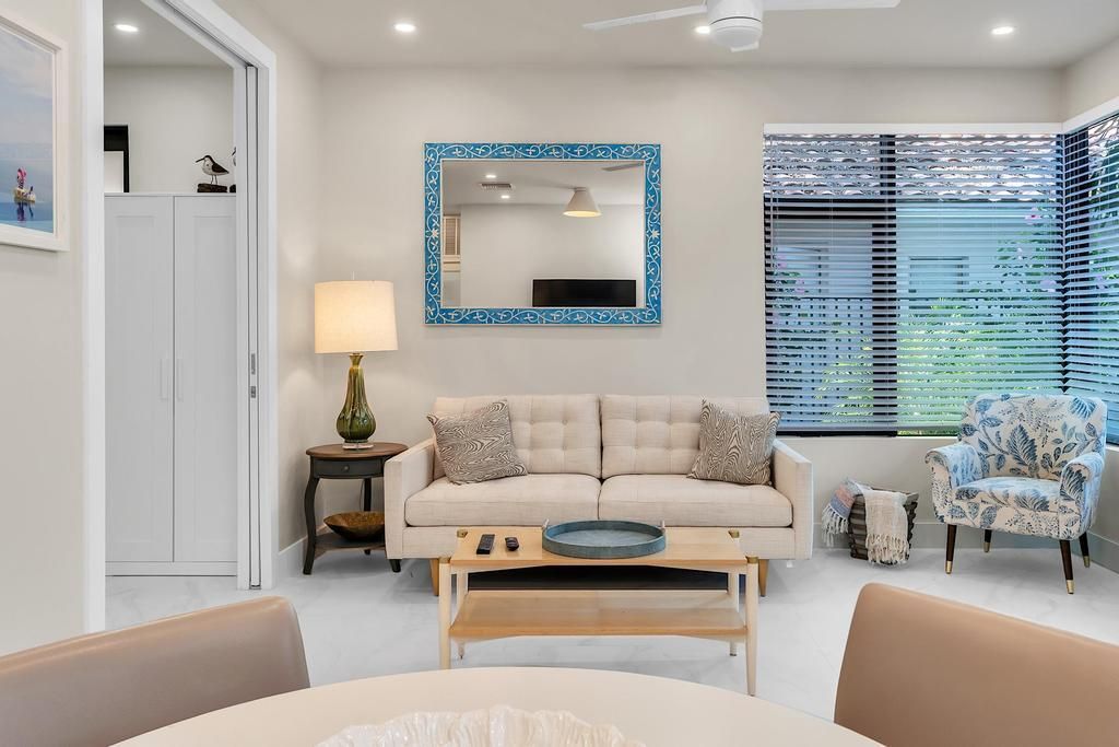 For Rent: $2,500 (2 beds, 1 baths, 720 Square Feet)