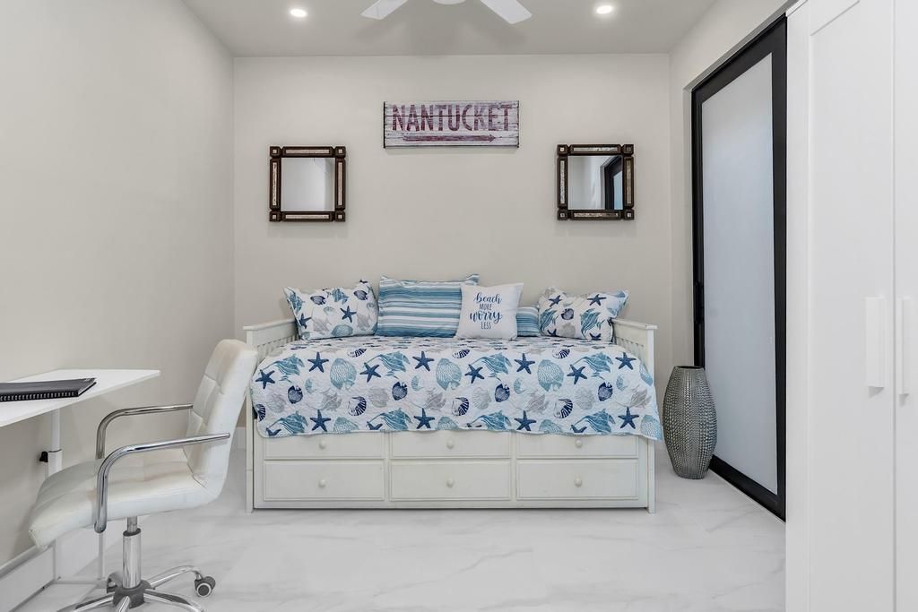 For Rent: $2,500 (2 beds, 1 baths, 720 Square Feet)